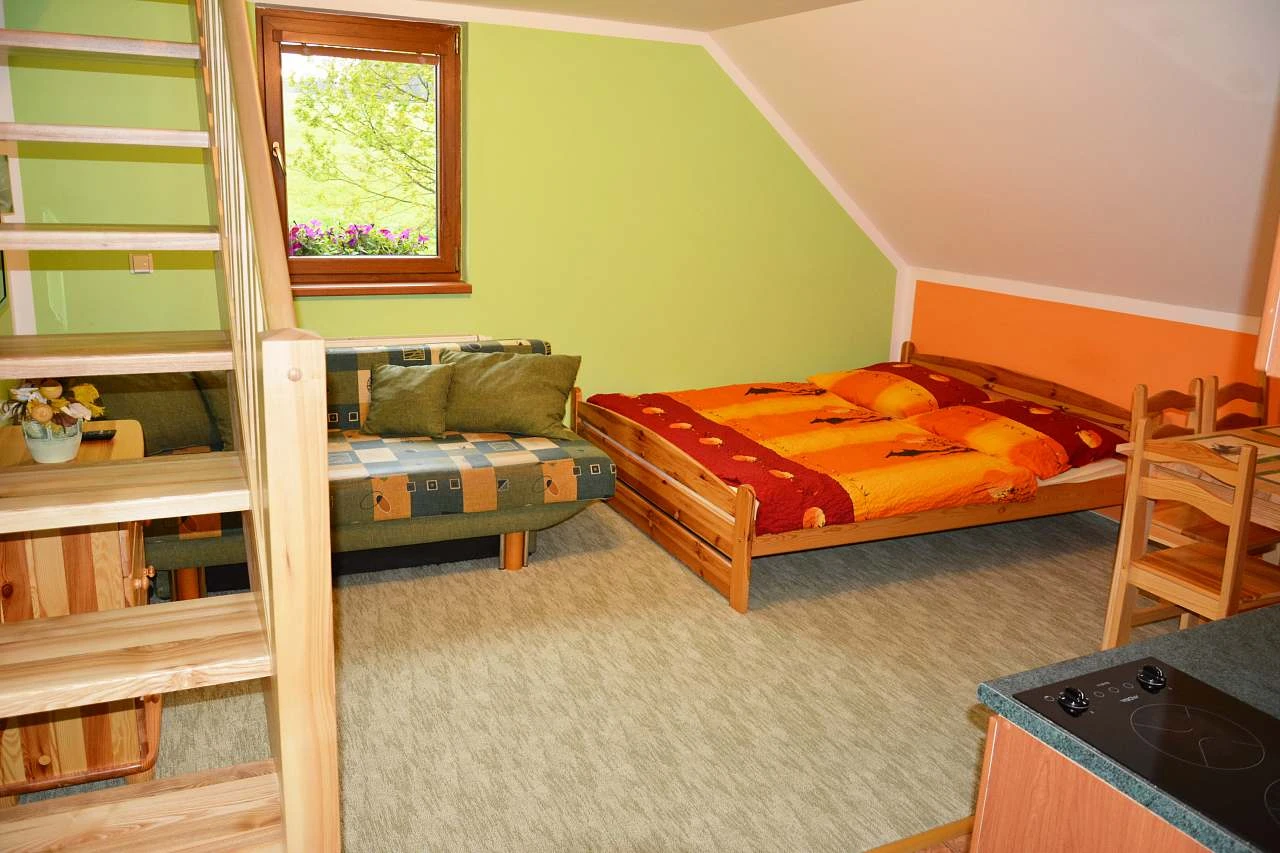 Apartmán zelený mezonetový (Apartmán s 2 ložnicemi)