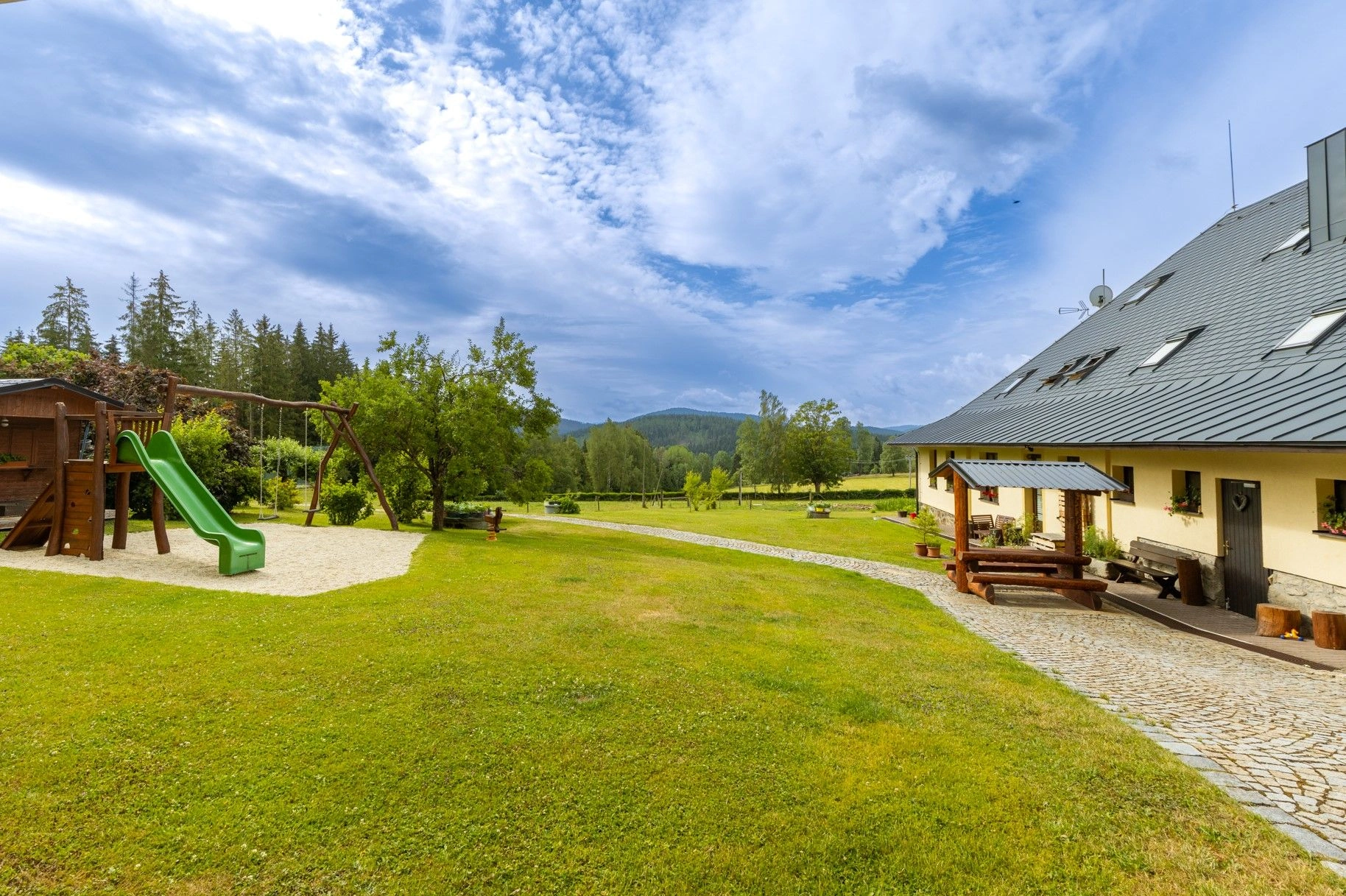 Penzion Chlustov - Strážný