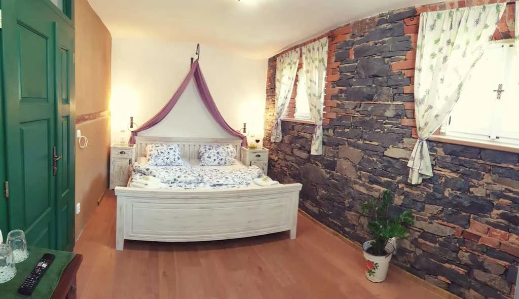 Dvoulůžkový pokoj č. 2 (Dvoulůžkový pokoj s přistýlkou)