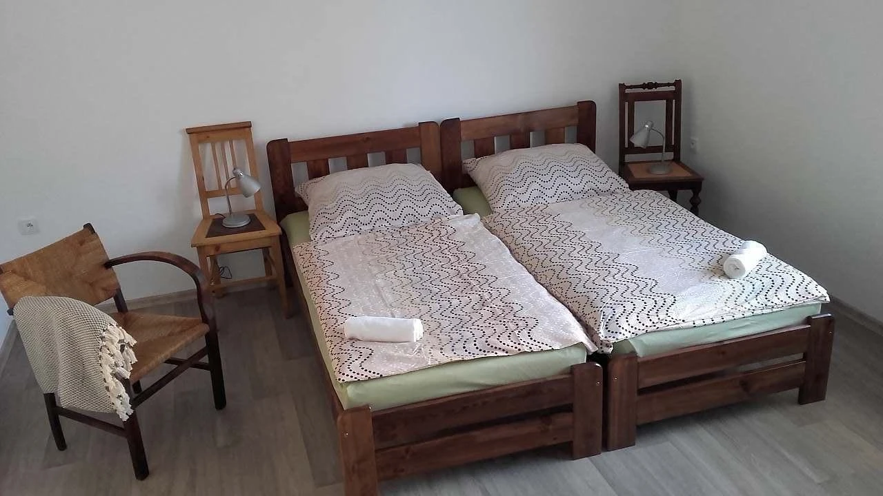 Pod Kaplí - chalupa k pronájmu - Žďár