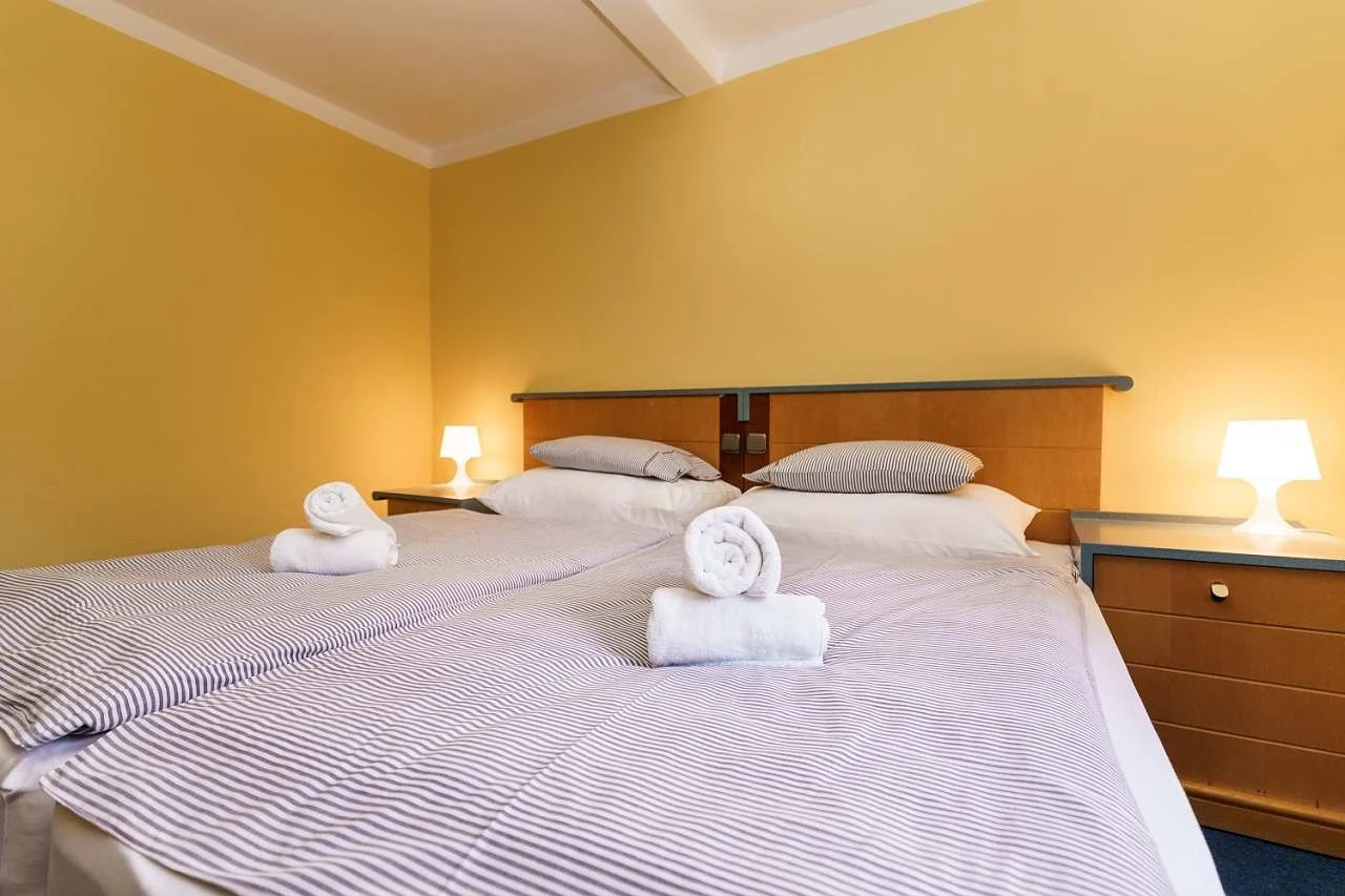 Dvoulůžkový pokoj s přistýlkou