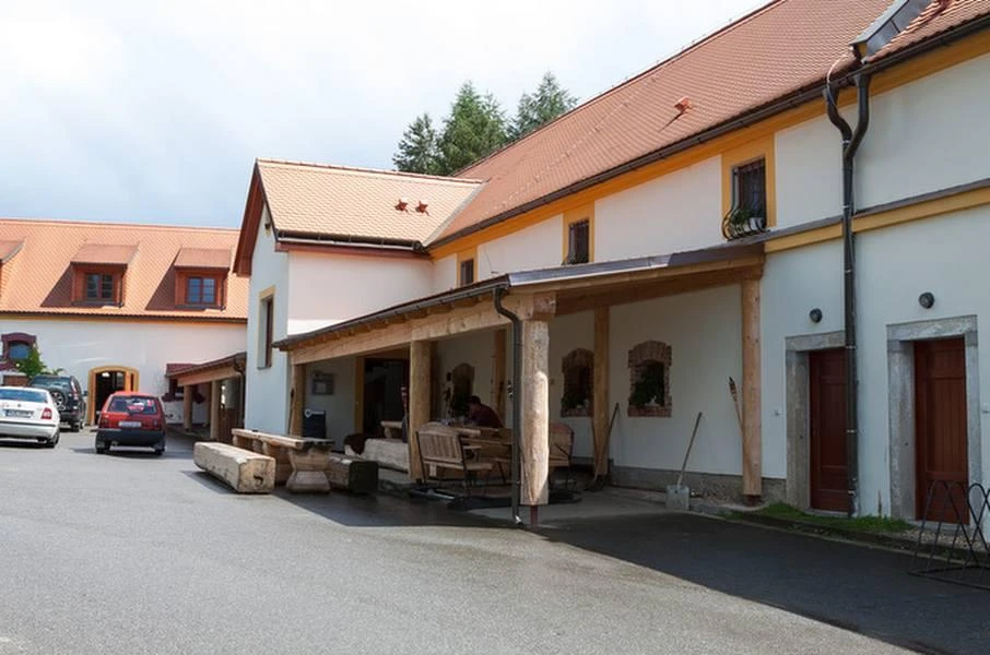 Hospodářský dvůr - Bohuslavice