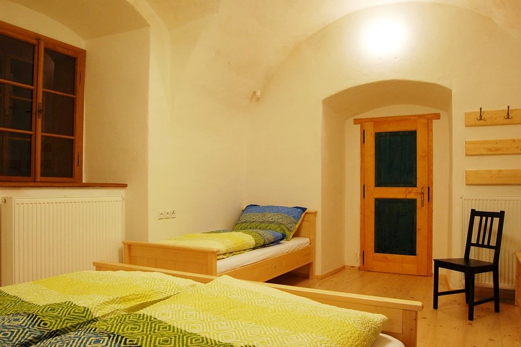 Modrý pokoj pod klenbami v přízemí budovy