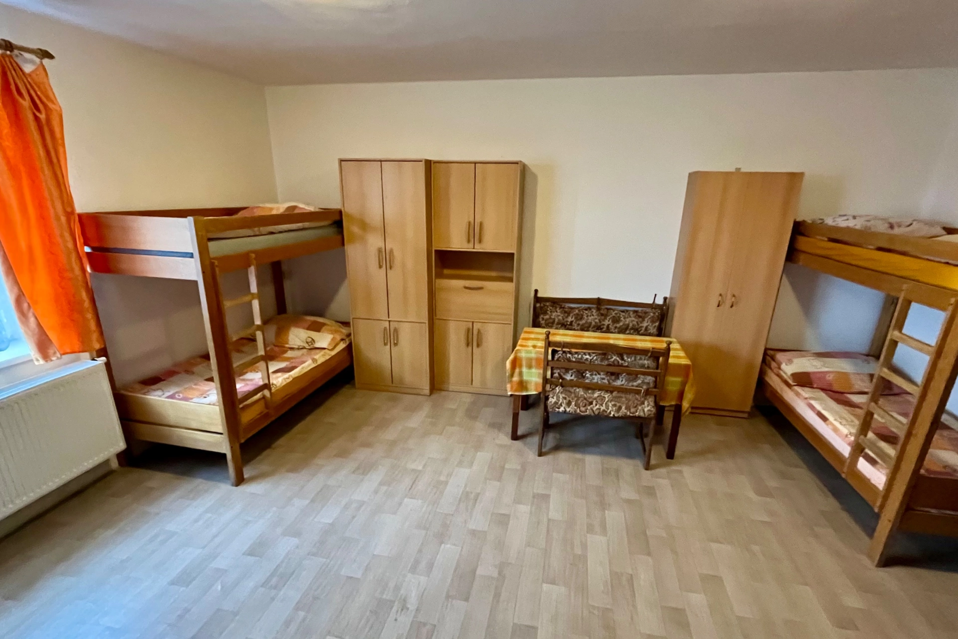 Šestilůžkový pokoj č. 8