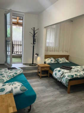 POKOJ 5 – dvoulůžkové  studio s přistýlkou