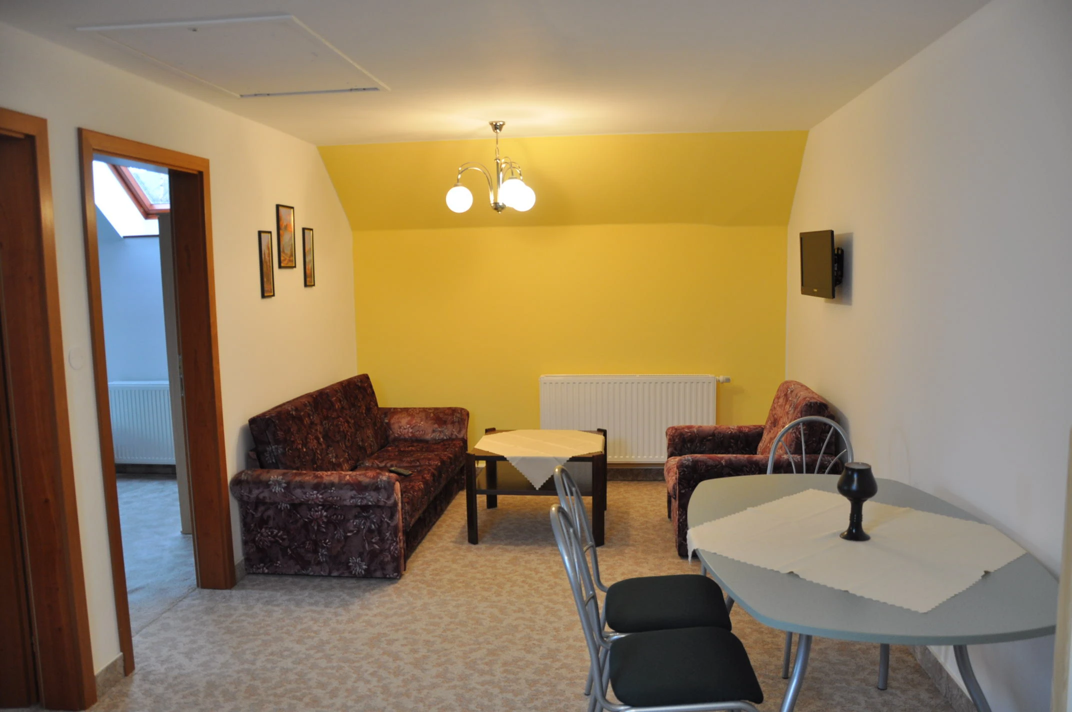 Čtyřlůžkový apartmán s 2 přistýlkami č. 2