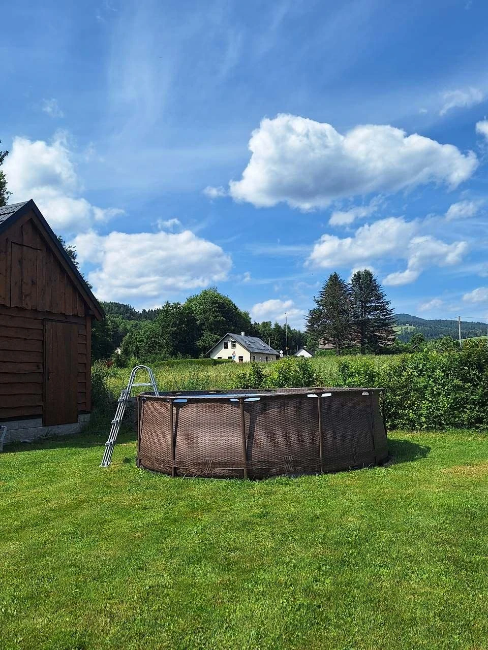 Roubená chalupa v Lipce