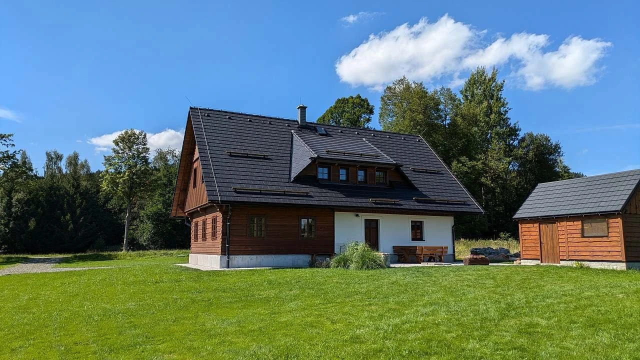 Roubená chalupa v Lipce