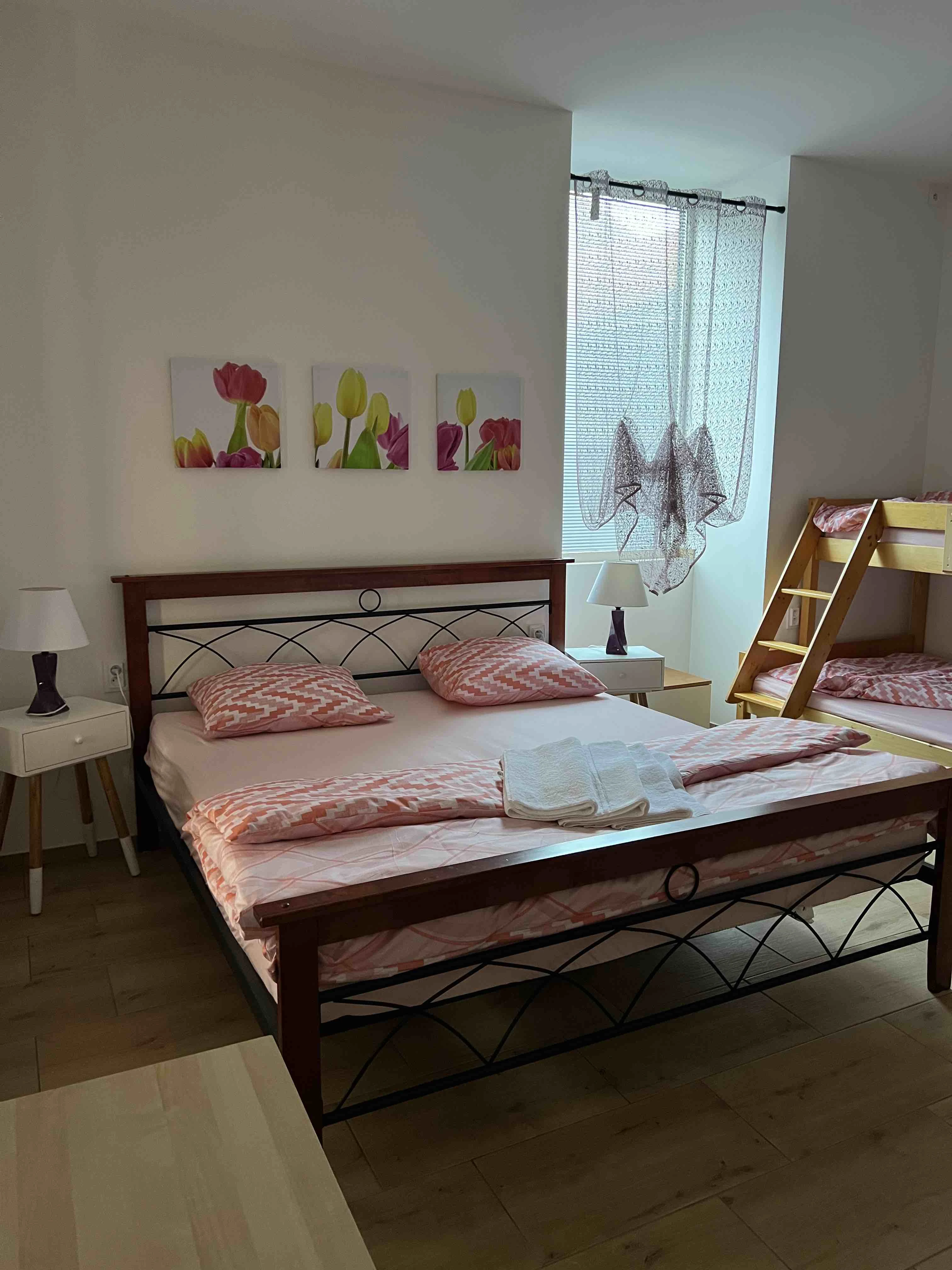 POKOJ 1 – čtyřlůžkové studio