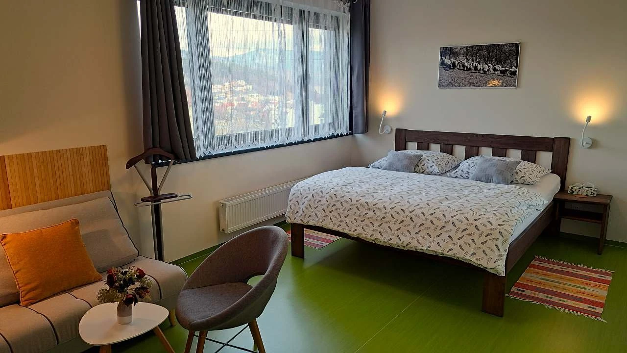 Apartmán S – 1. patro (2+kk, 65 m²)