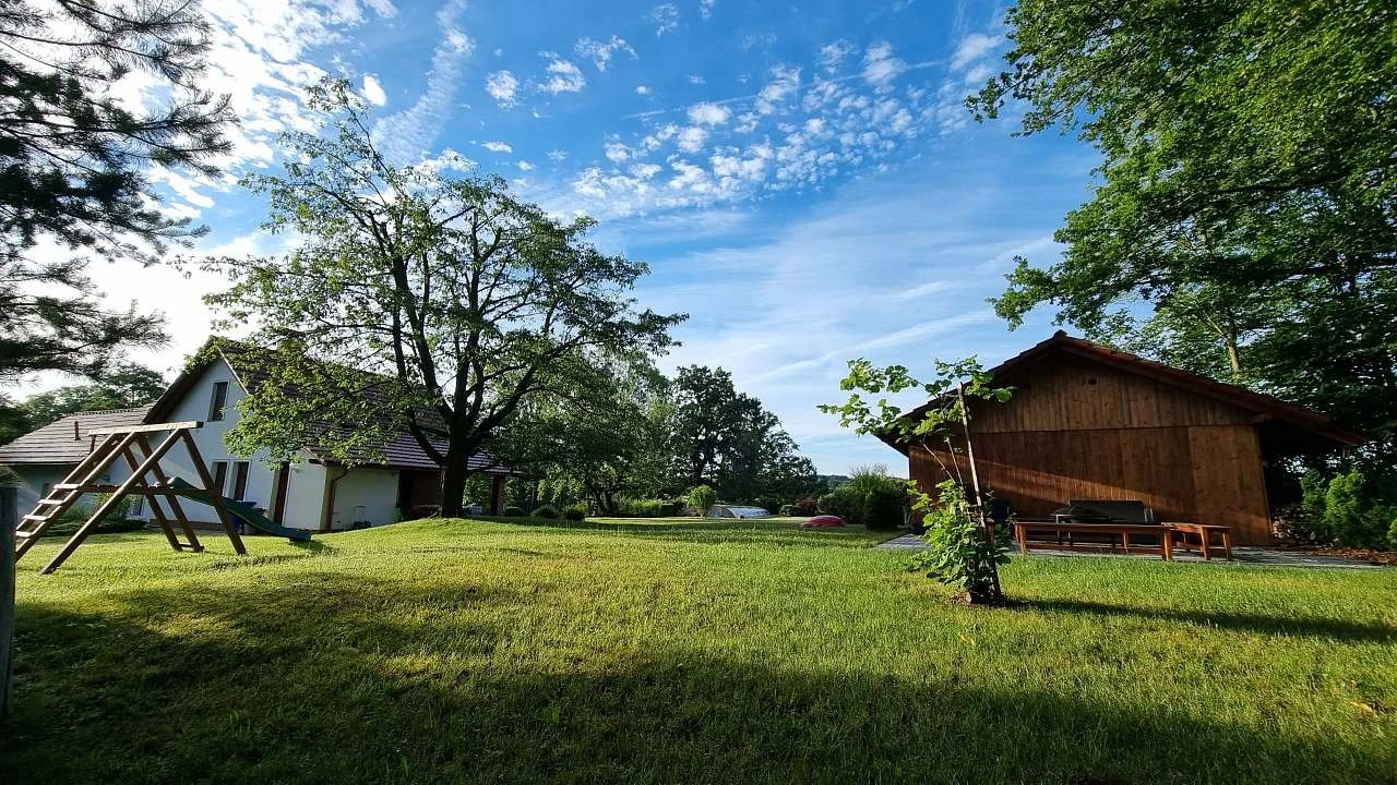 Rekreační dům AMELIA s finskou saunou a bazénem