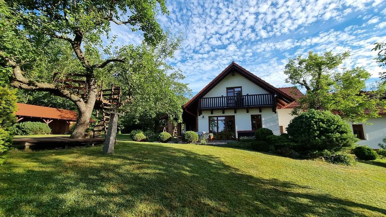 Rekreační dům AMELIA s finskou saunou a bazénem