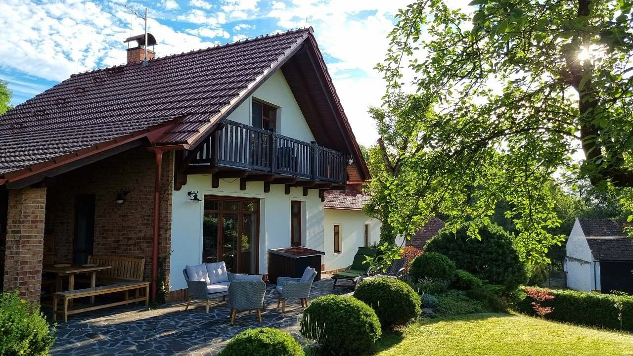 Rekreační dům AMELIA s finskou saunou a bazénem