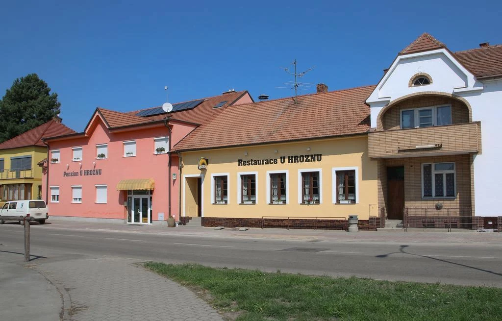 Penzion a restaurace U Hroznu