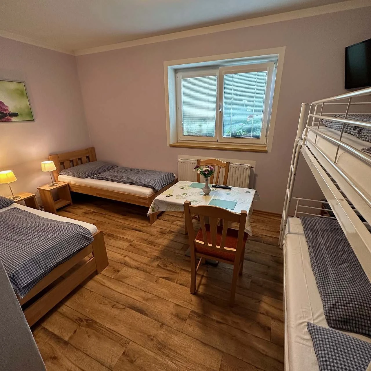 Bezbariérový rodinný pokoj (přízemí)