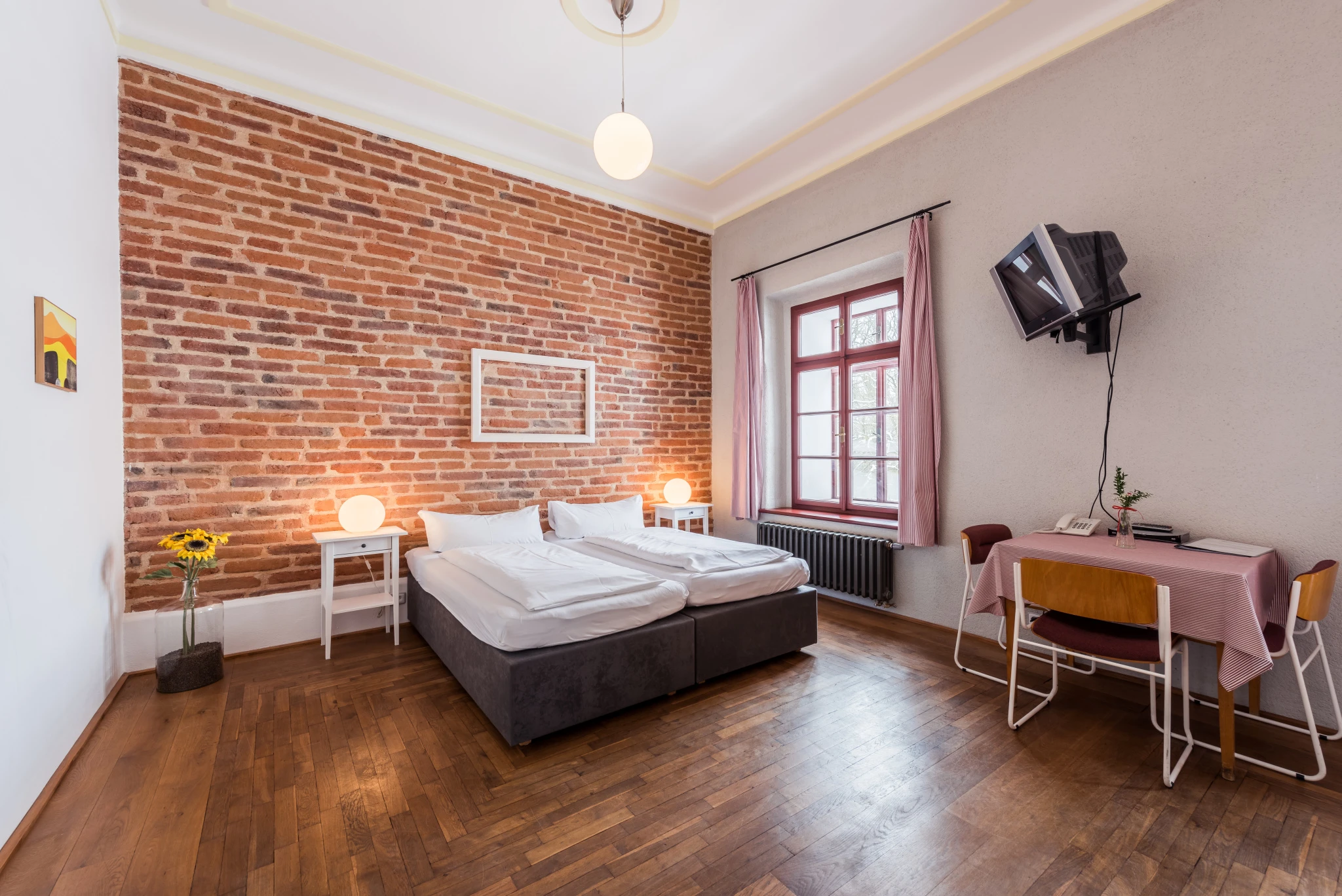 22. Rodinné studio pro 4 osoby s výhledem na jezírko (27 m²)