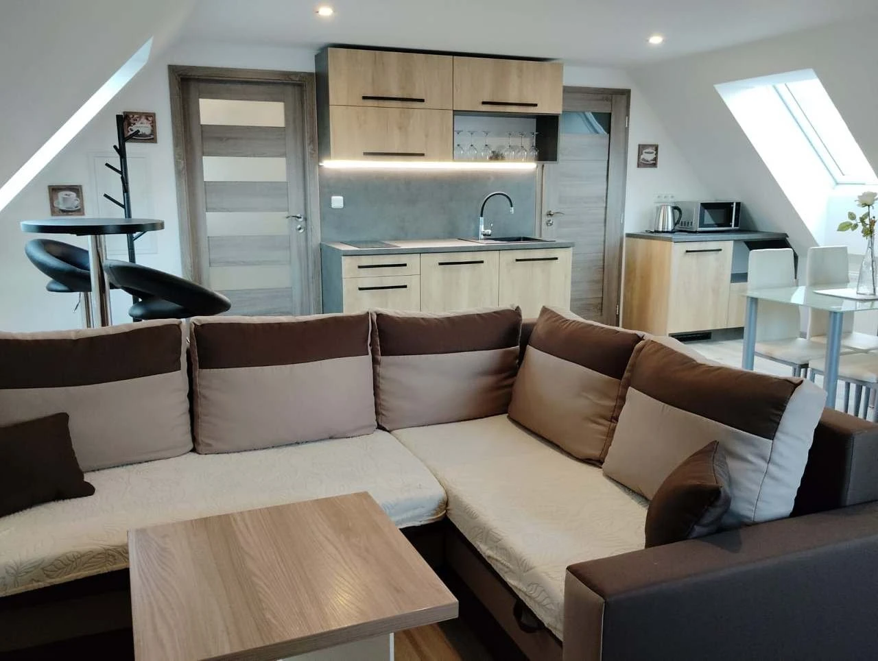 APARTMÁN 5