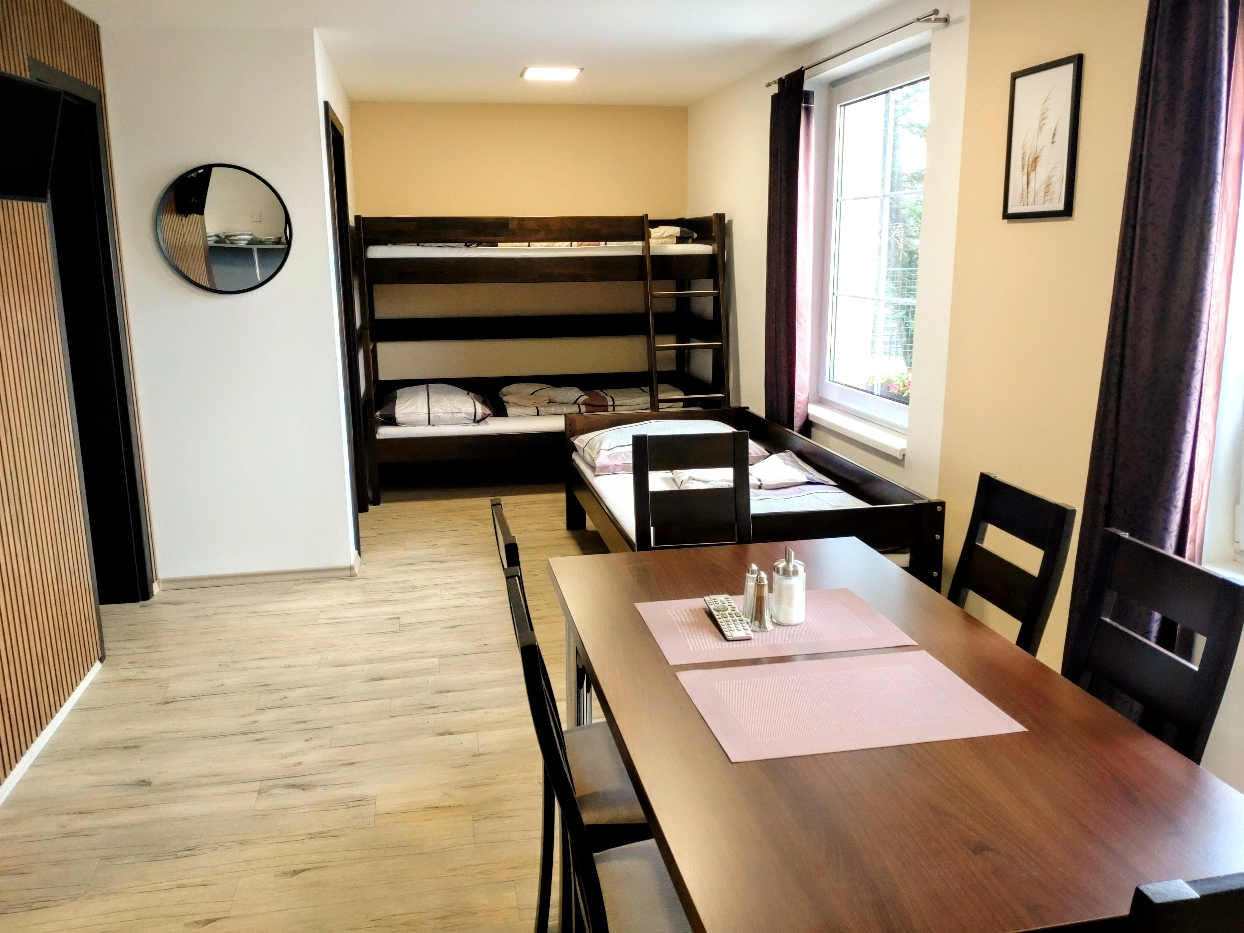 Šestilůžkový apartmán v přízemí