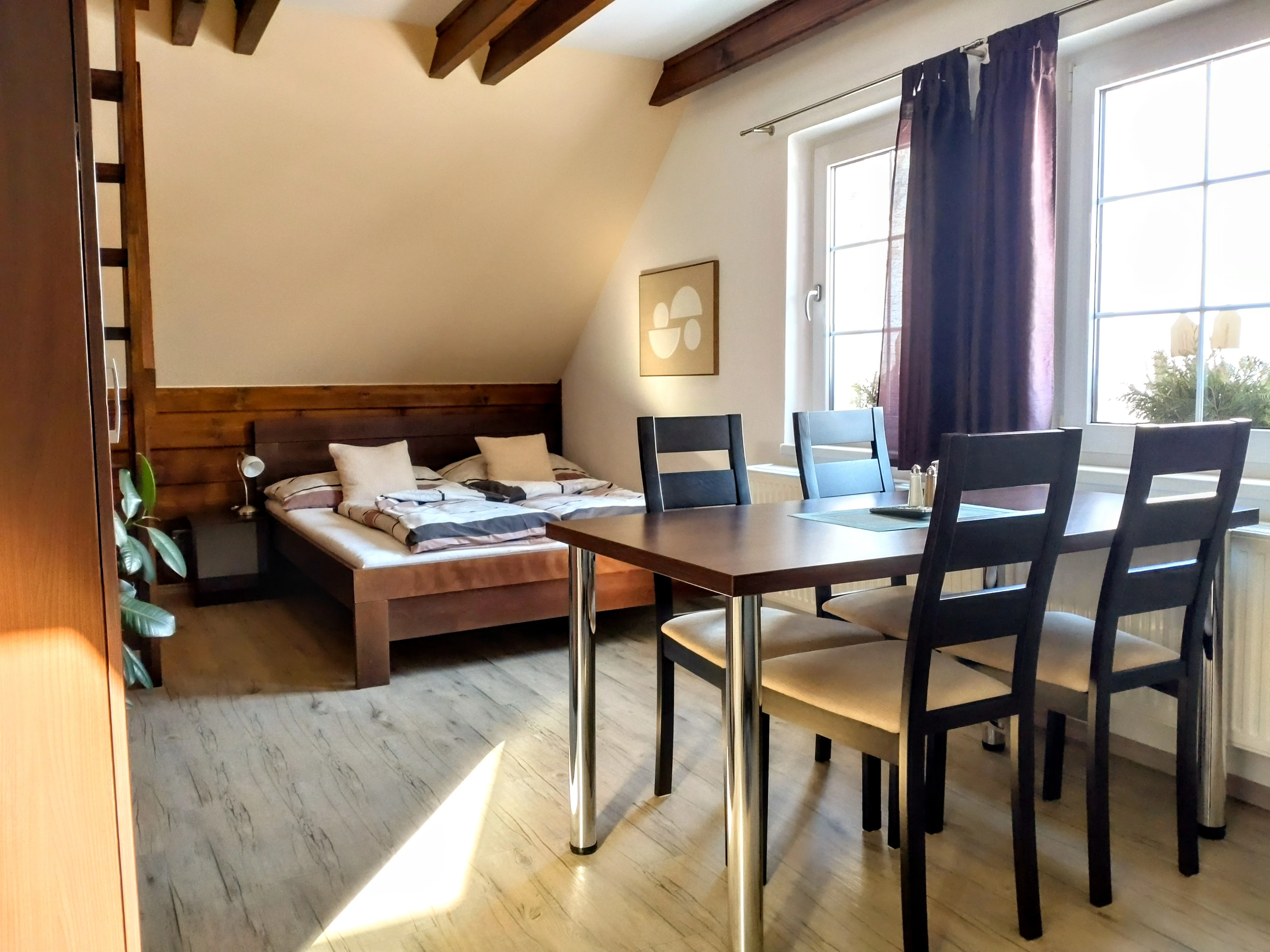 Čtyřlůžkový mezonetový apartmán s možností přistýlky v 1. patře