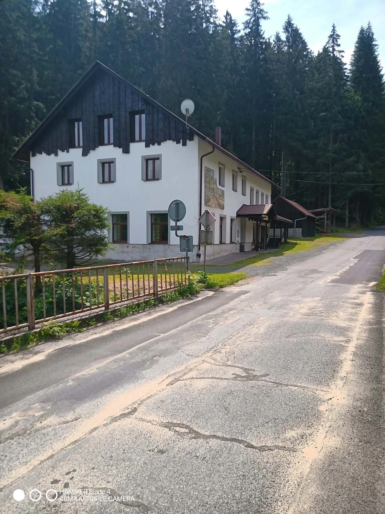 Chata pod skálou - Hamry