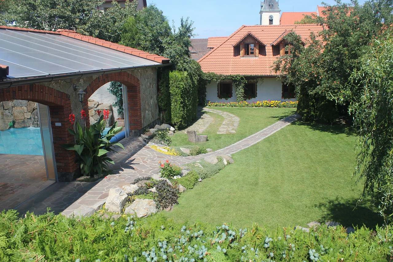 Celoroční chalupa s vyhřívaným bazénem a wellness. - Němčice