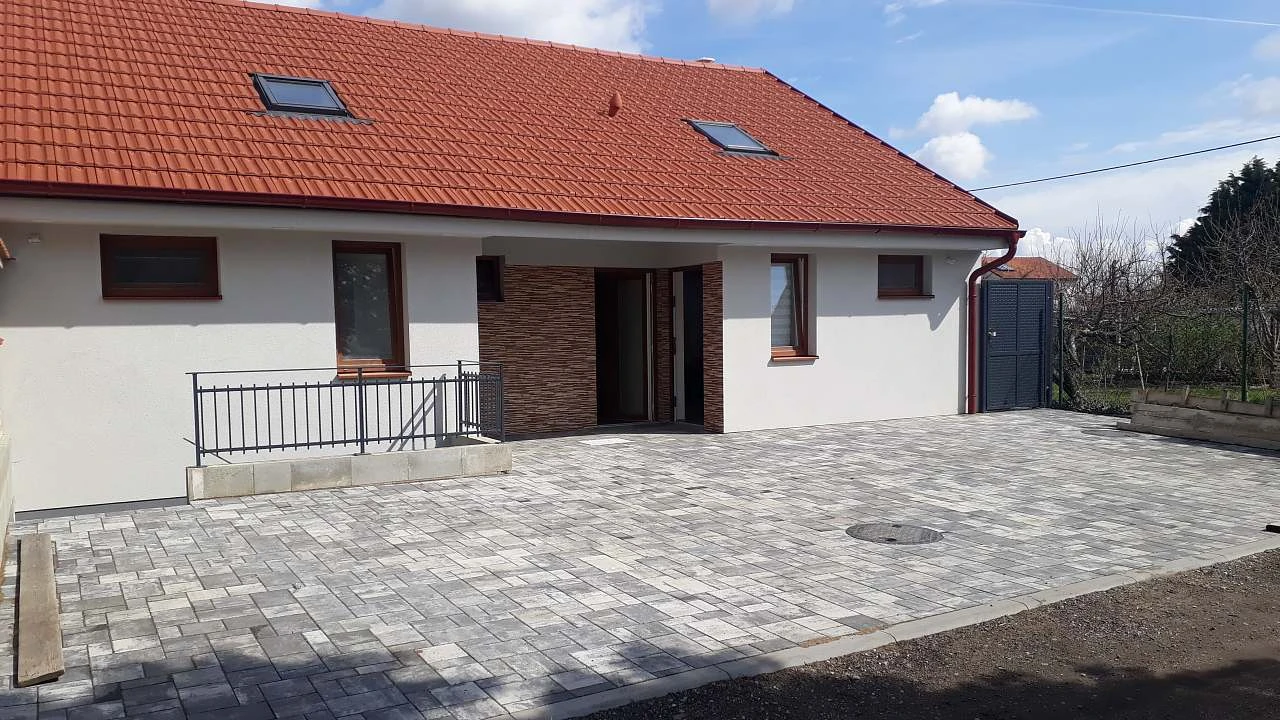 Rekreační dům k pronájmu se třemi apartmány – Lednice.